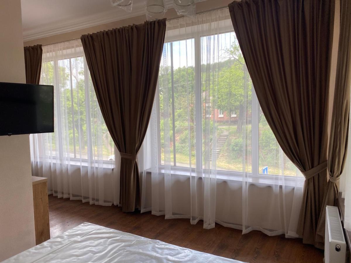 Grand Hotel Mohyliv-Podilskyi Esterno foto