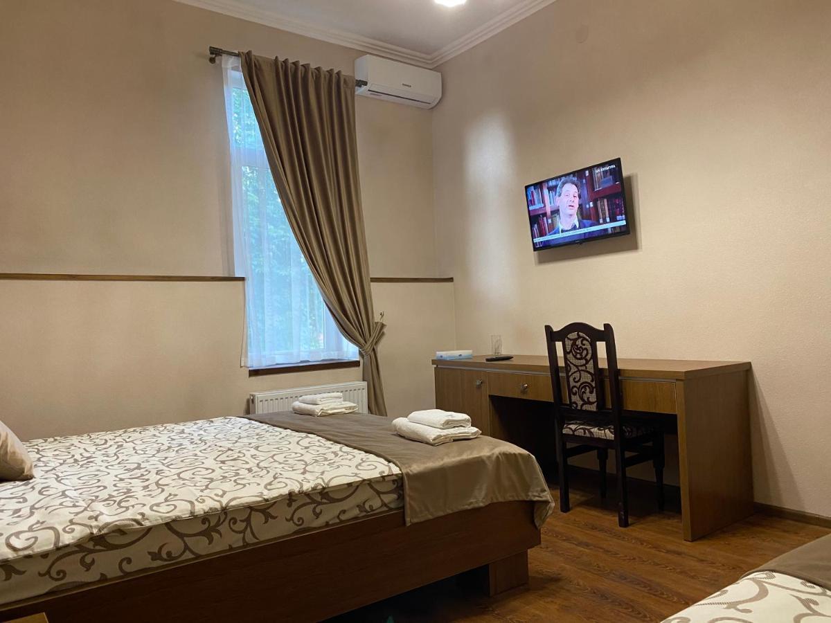 Grand Hotel Mohyliv-Podilskyi Esterno foto