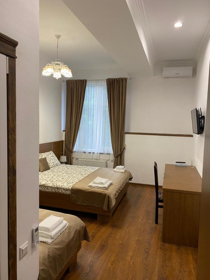 Grand Hotel Mohyliv-Podilskyi Esterno foto