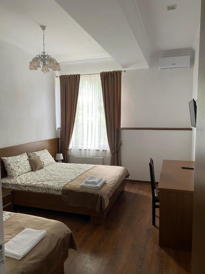 Grand Hotel Mohyliv-Podilskyi Esterno foto