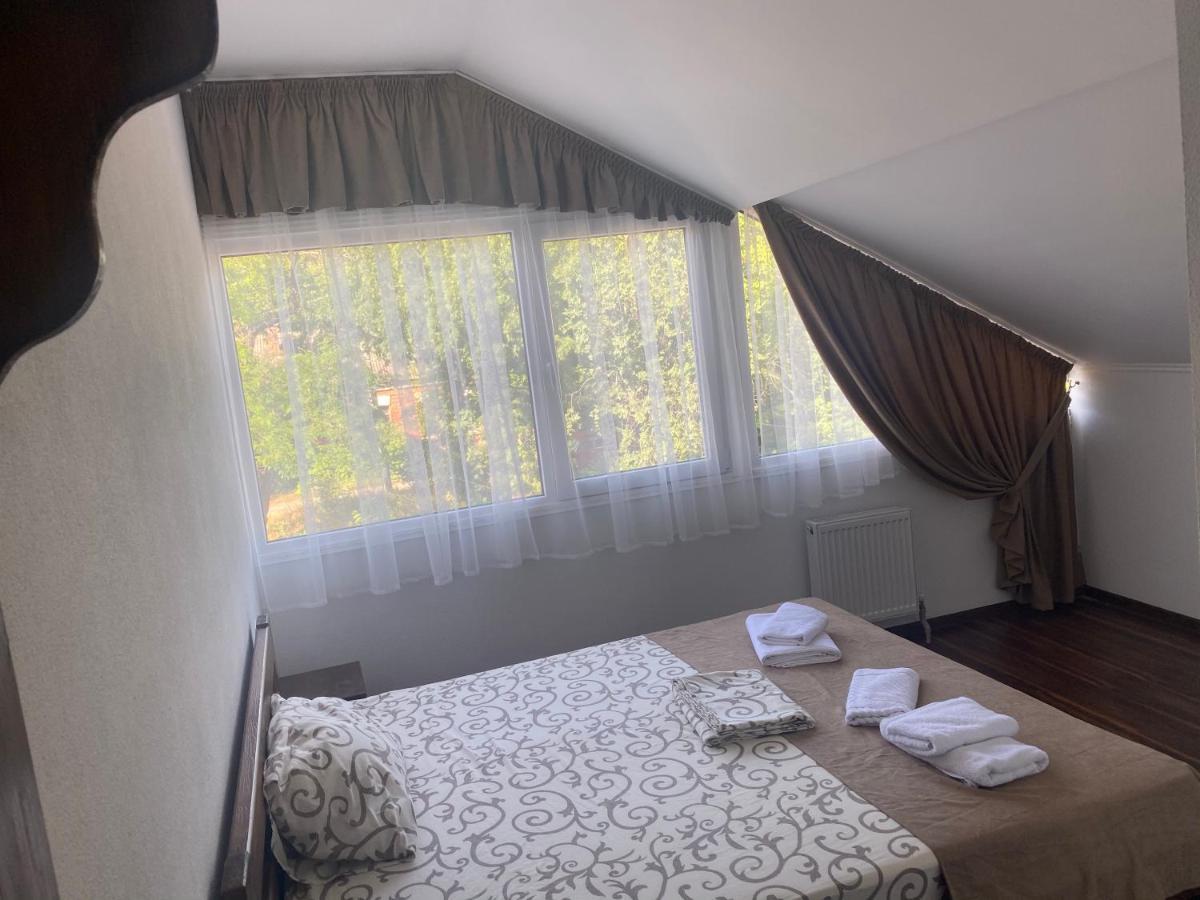 Grand Hotel Mohyliv-Podilskyi Esterno foto