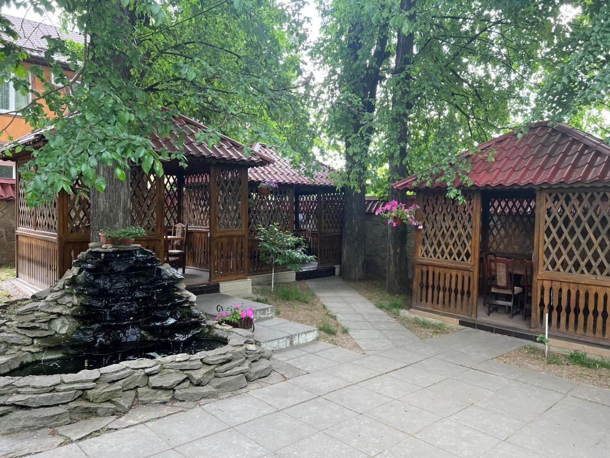 Grand Hotel Mohyliv-Podilskyi Esterno foto