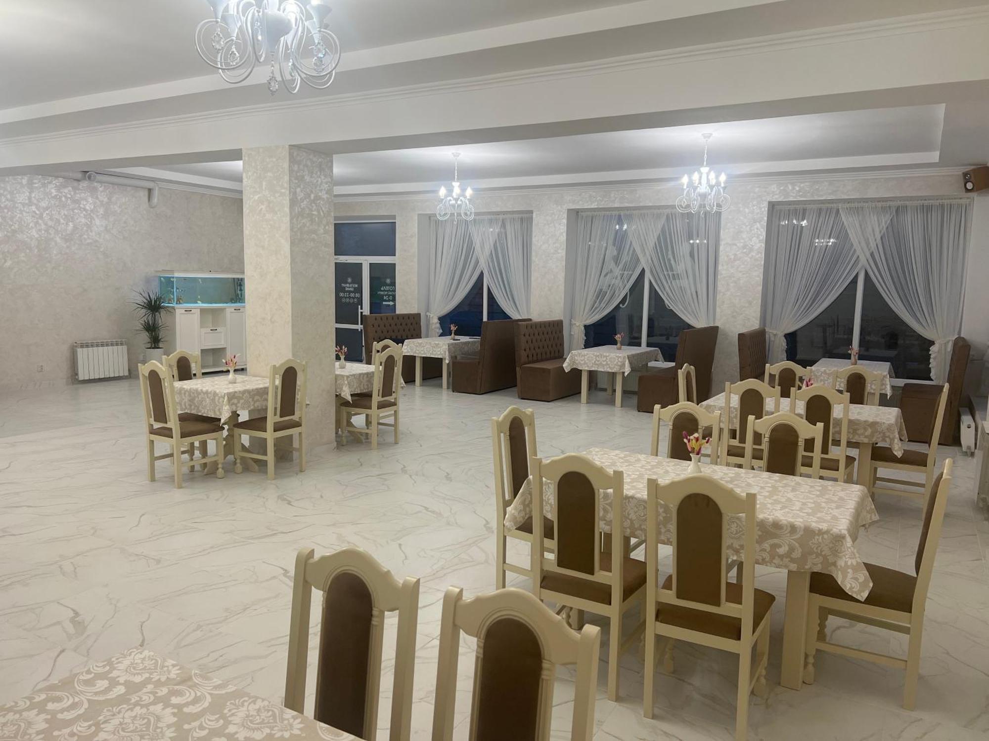 Grand Hotel Mohyliv-Podilskyi Esterno foto