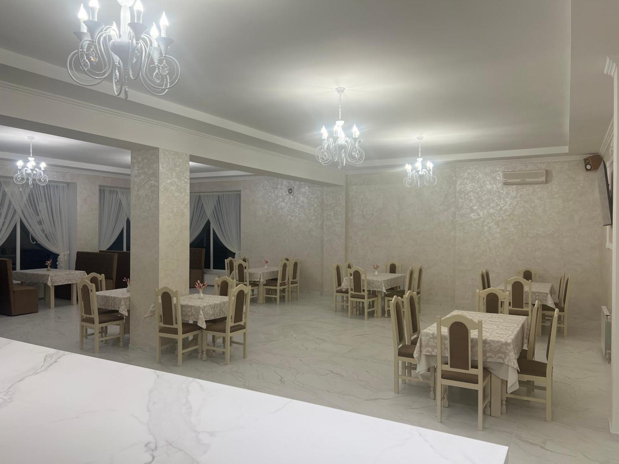 Grand Hotel Mohyliv-Podilskyi Esterno foto