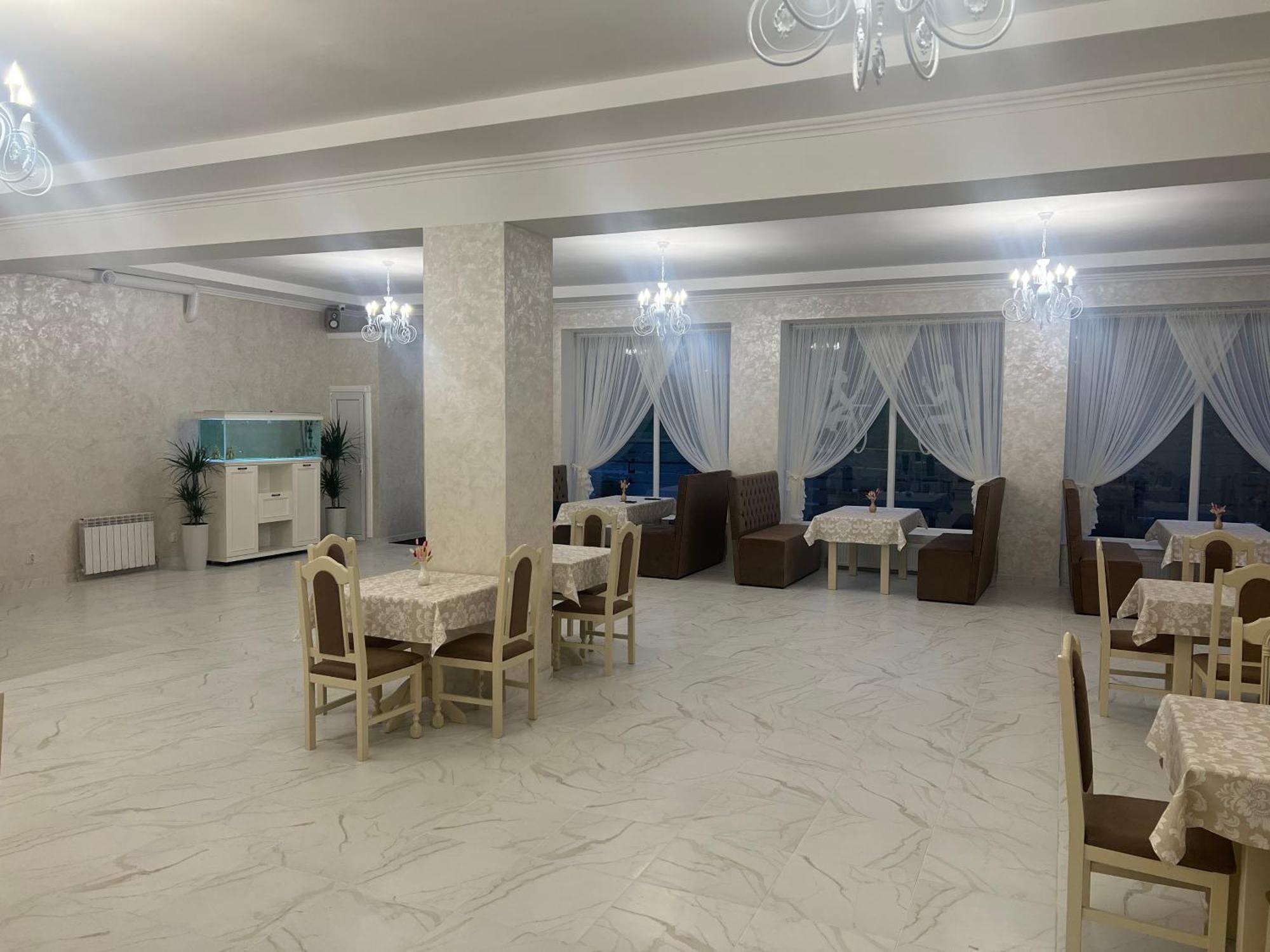 Grand Hotel Mohyliv-Podilskyi Esterno foto