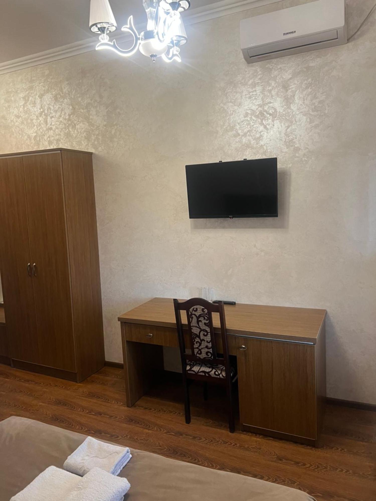 Grand Hotel Mohyliv-Podilskyi Esterno foto