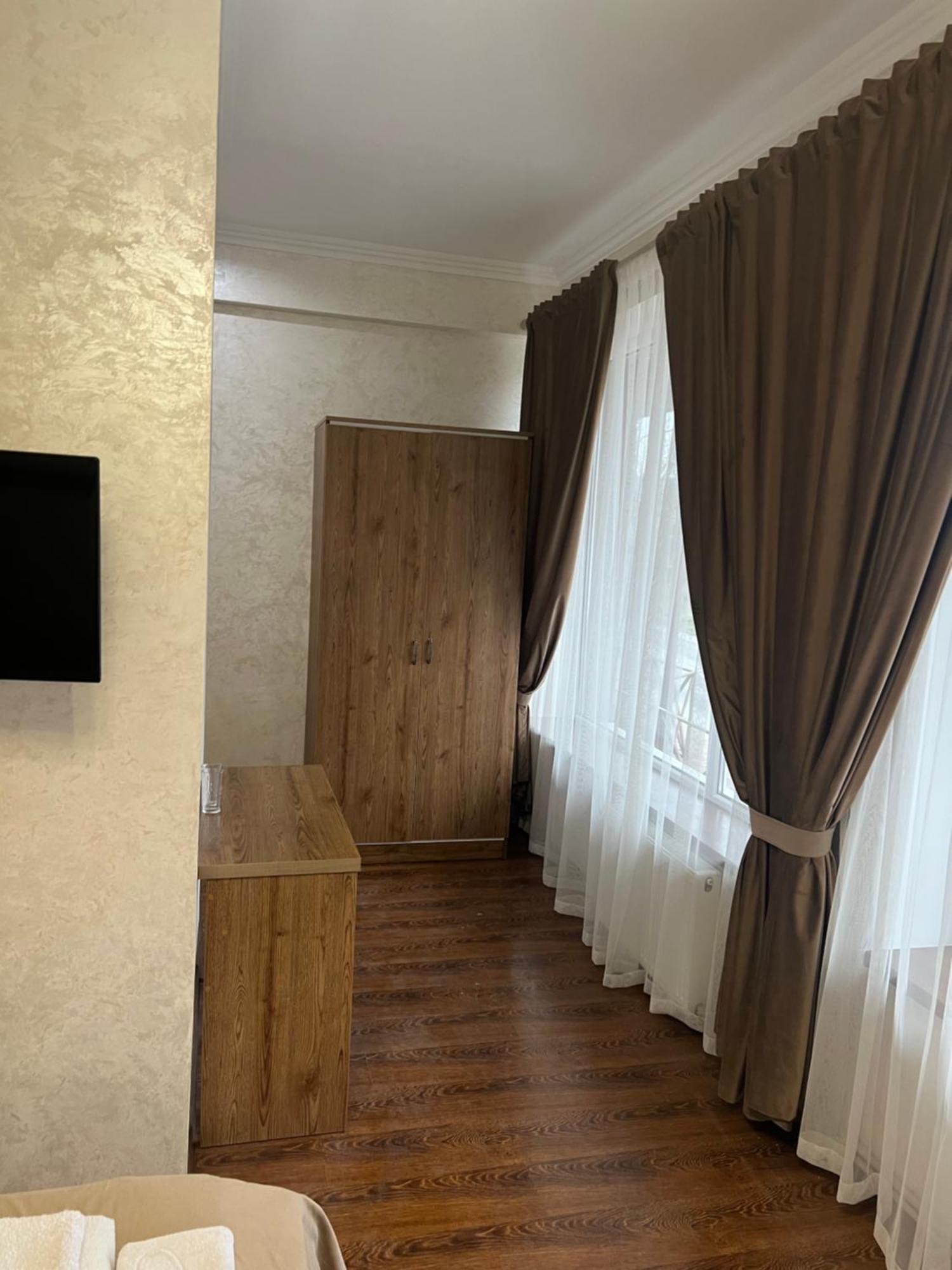Grand Hotel Mohyliv-Podilskyi Esterno foto
